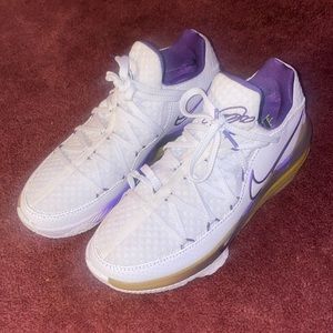 Lebron XVI NEW//NEVER WORN